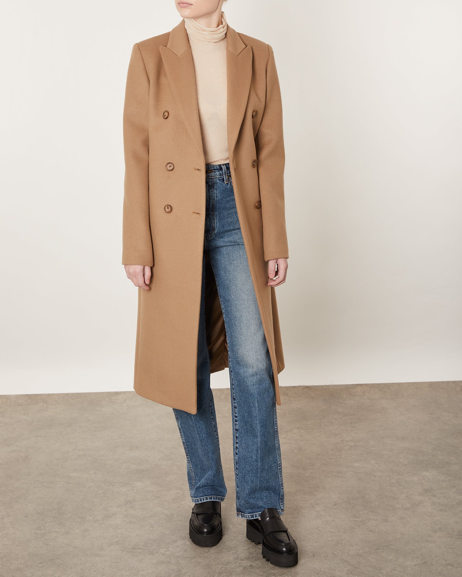 Joseph Kappa Camia 34 Camel 011
