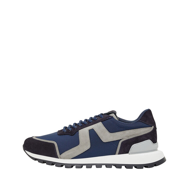 Bridge Runner Sneaker