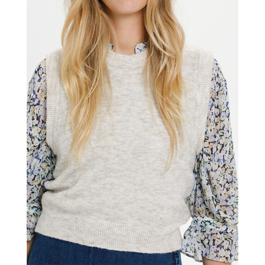 Adela Vest