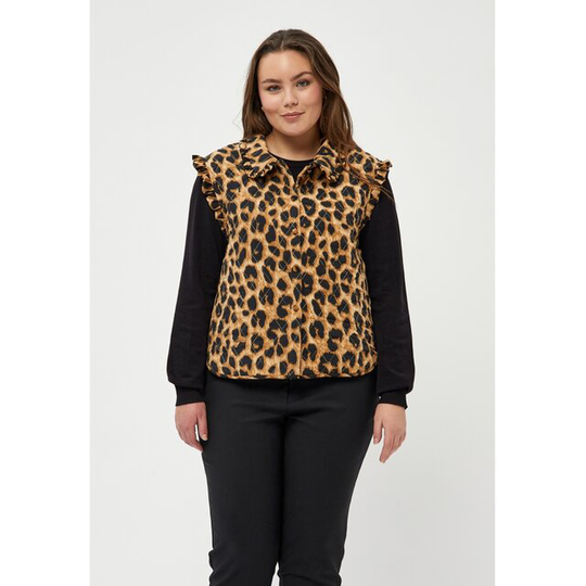 Cassandra Vest Curve