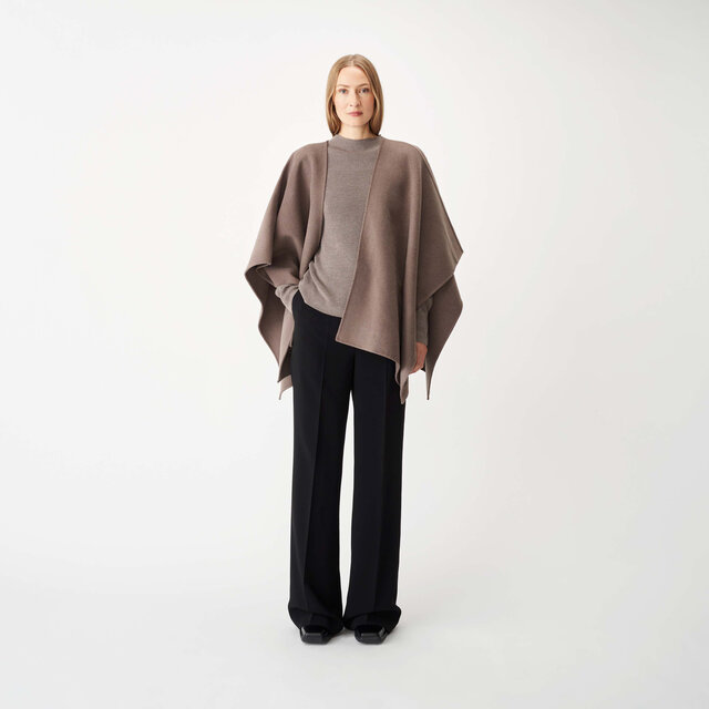 Stickad ullcape ESTELLE
