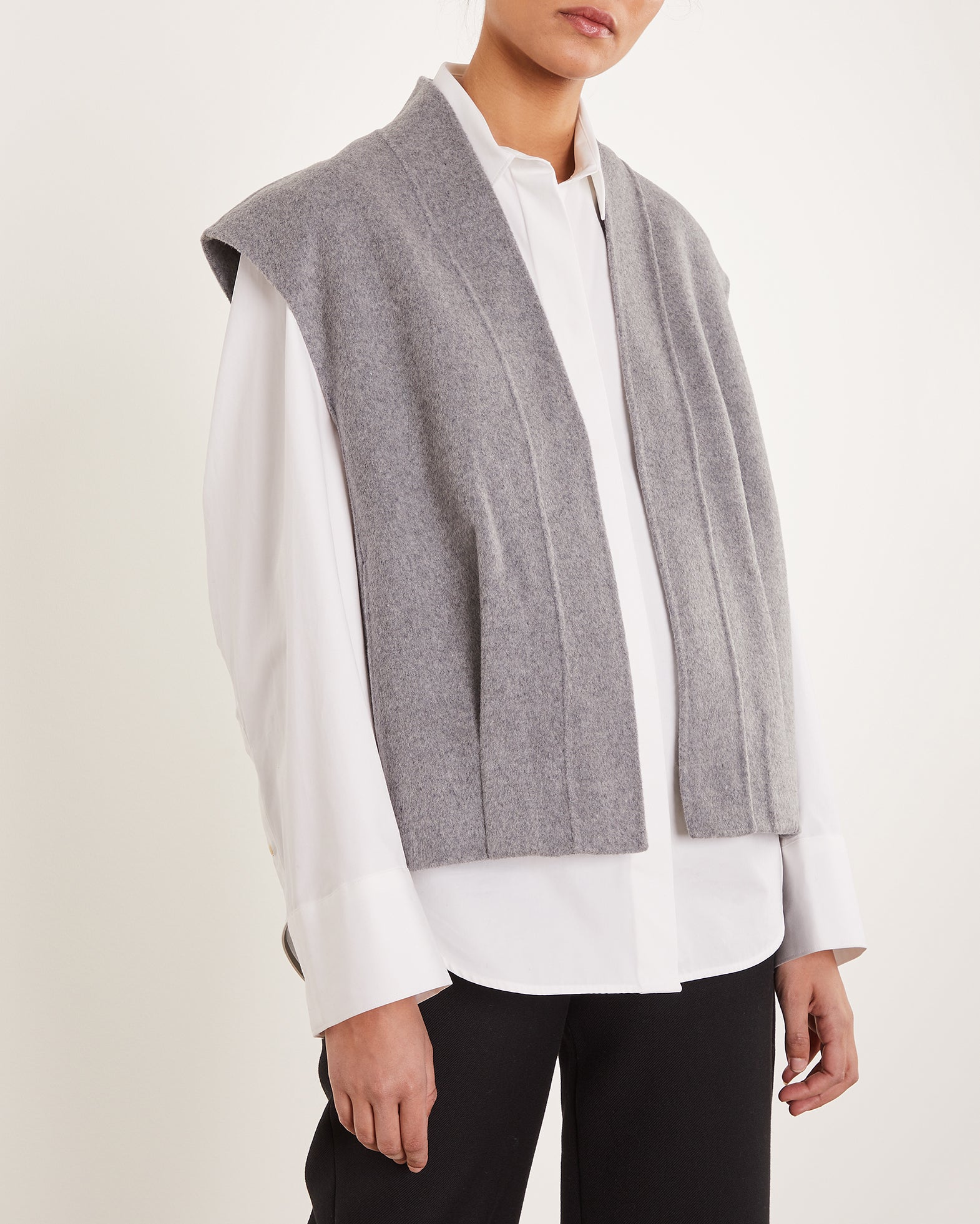 One & Other Väst Ellie 34 Grey melange 011