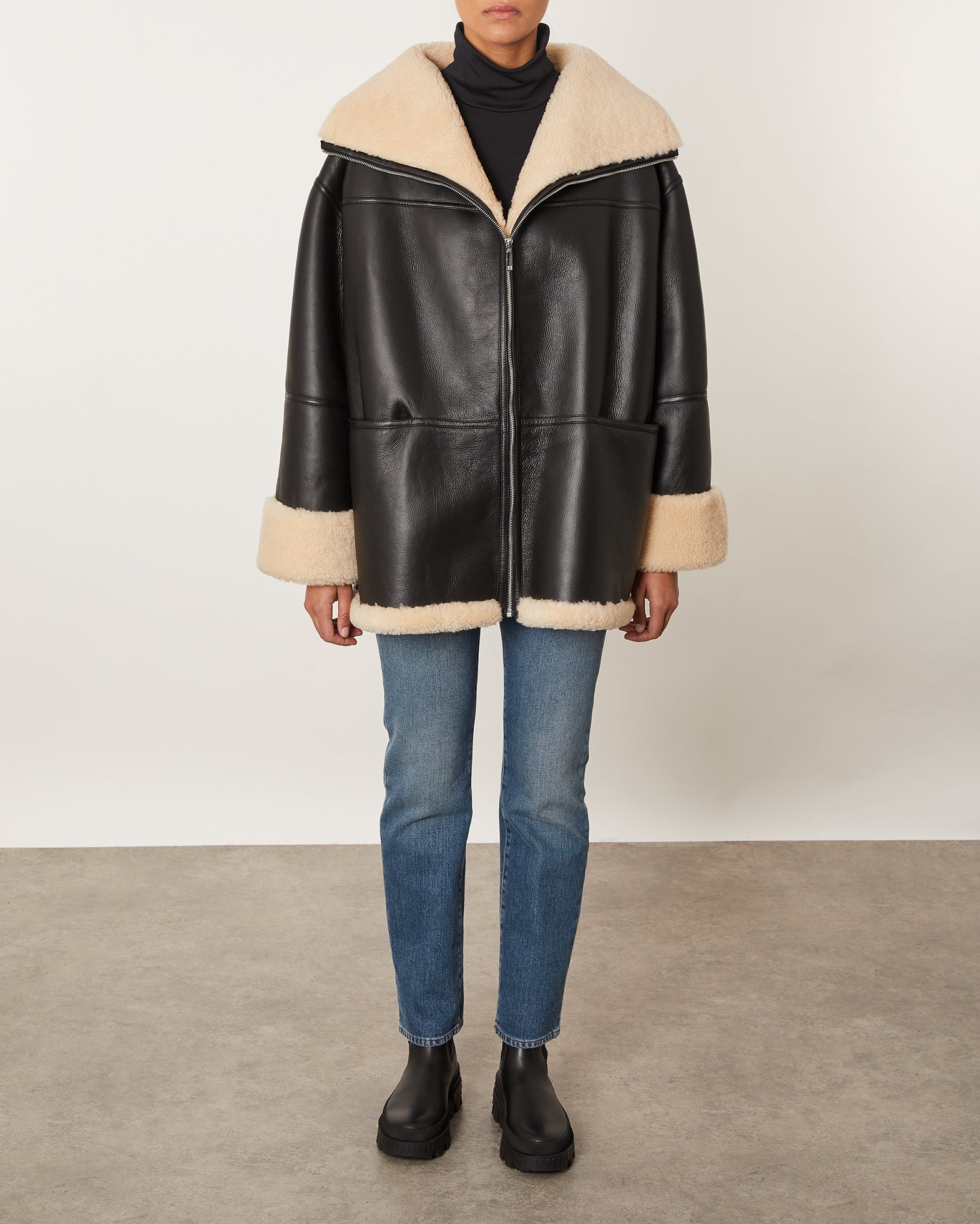 Totême Jacka Signature Shearling XS-S Svart/vit 007