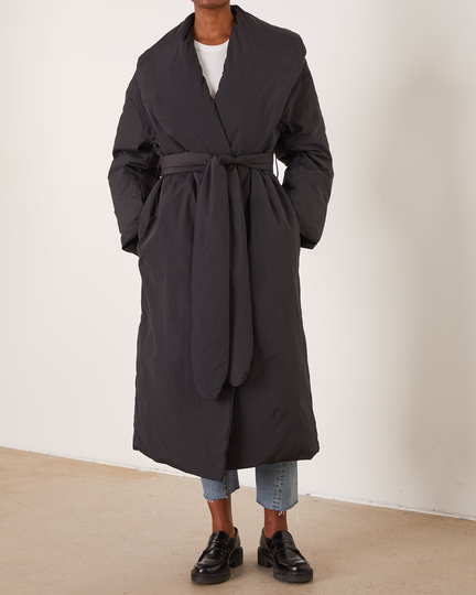 Totême Kappa Down Robe 32 Svart 010
