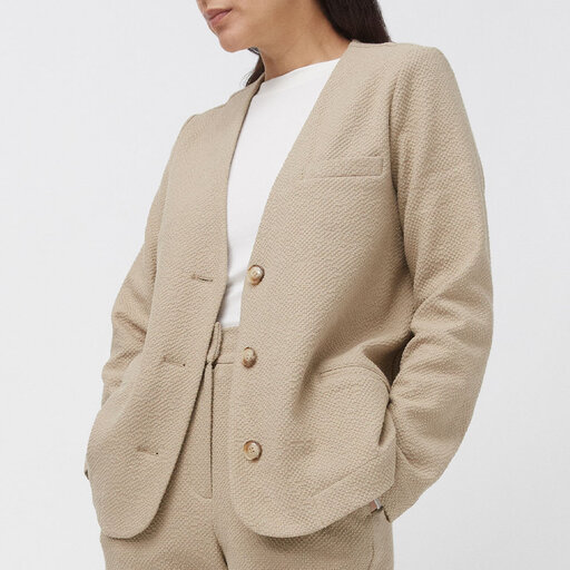 Vacant Blazer