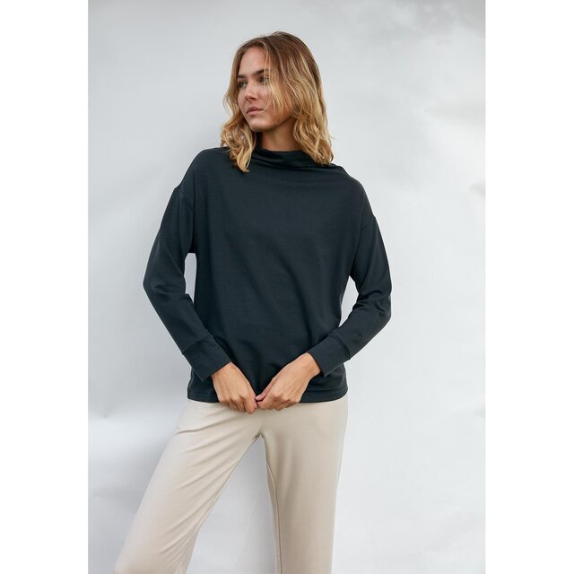 Moa Sweater