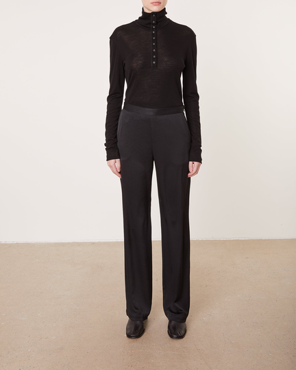 Filippa K Topp Ellinor L Svart 004