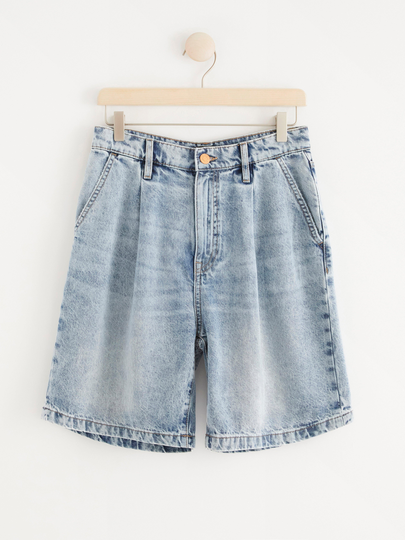 Denimshorts med hög midja